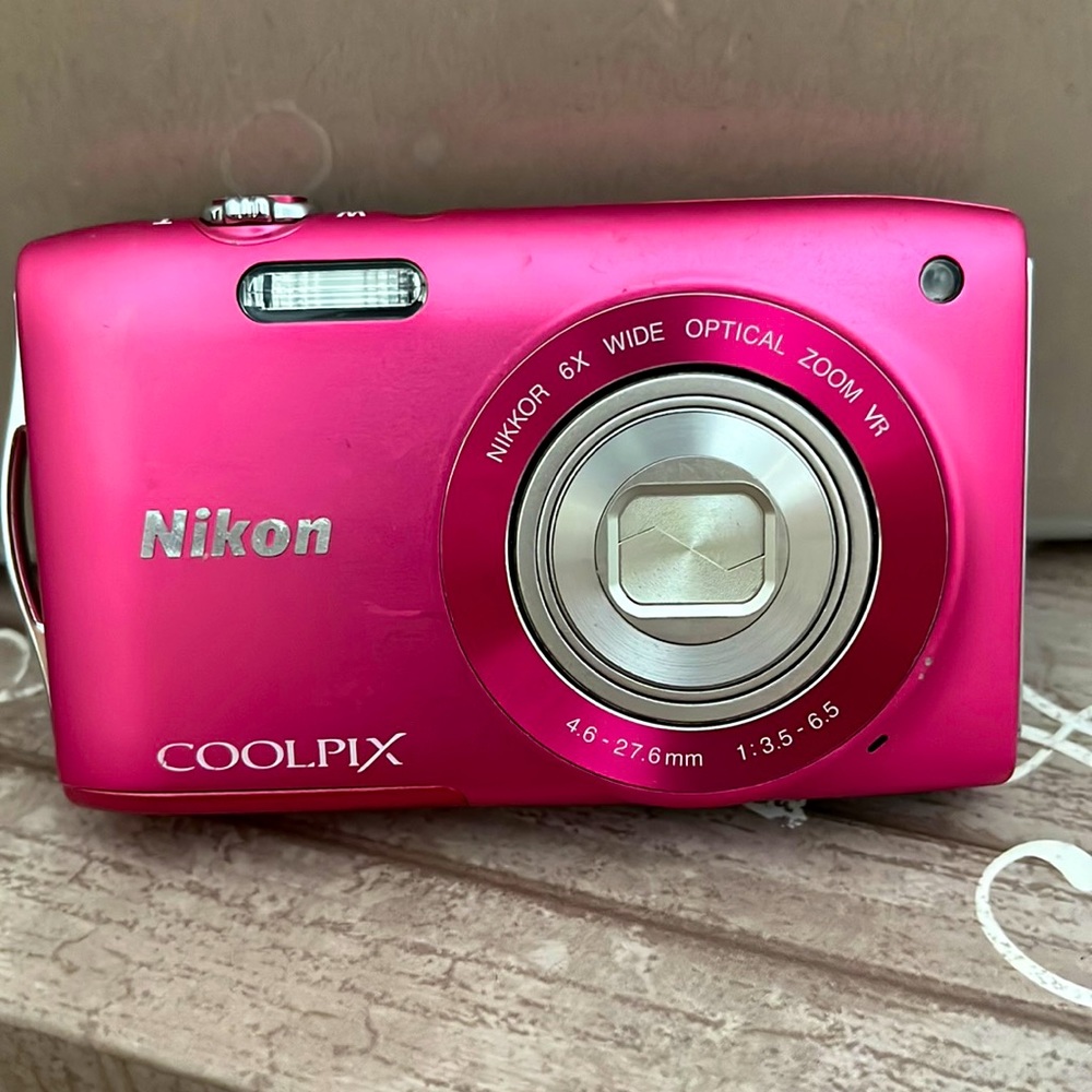 NIKON COOLPIX S3300